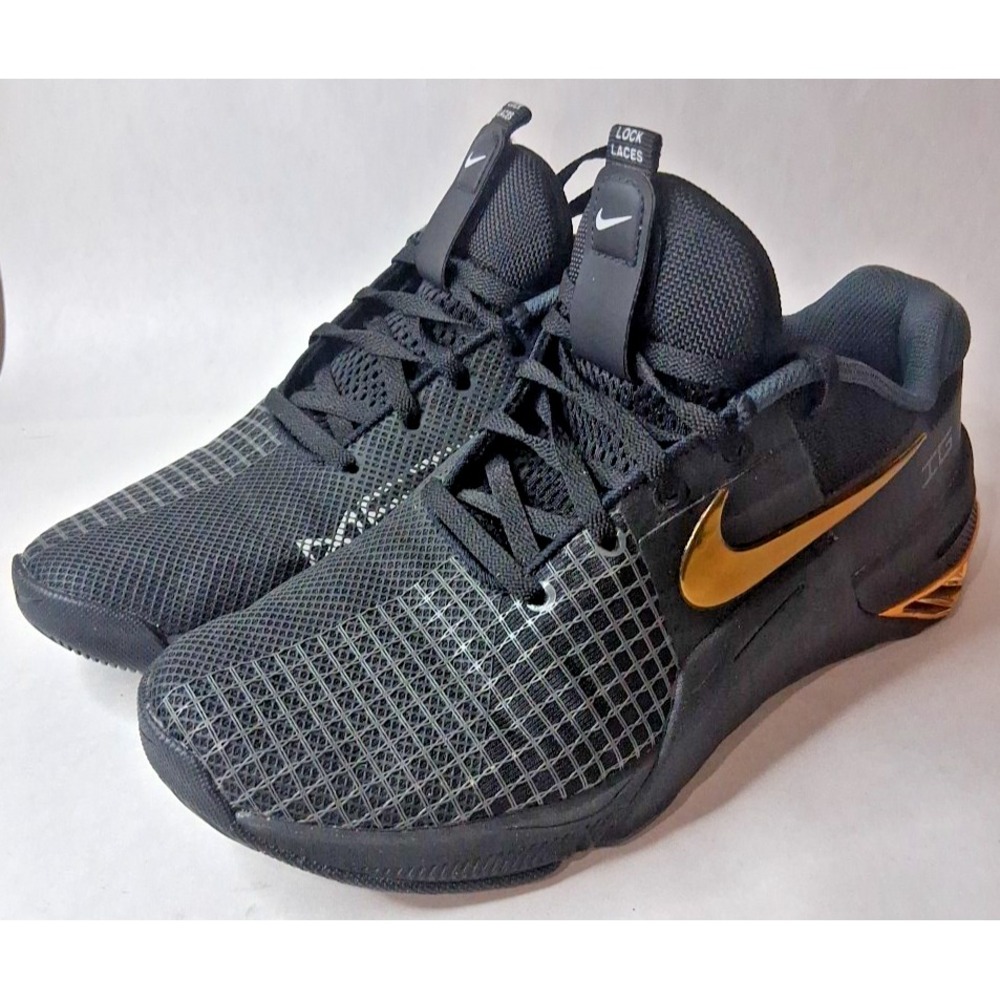 Womens Nike Metcon 8 Size 7.5 DV2285-900